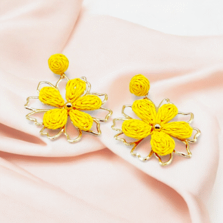 Yellow Flower Earrings ? Elegant Floral Design