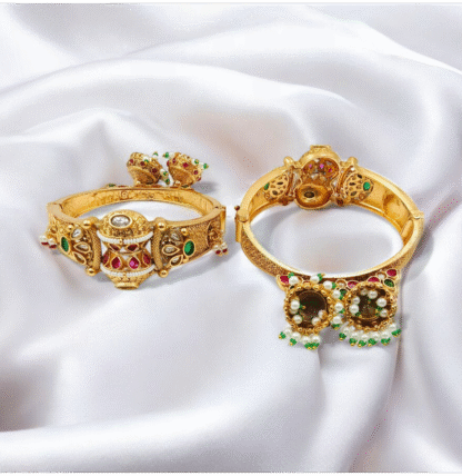 Golden Bangle ? Timeless Radiance in Every Detail