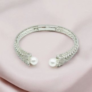Golden Stone Bangles – Elegant Traditional Design