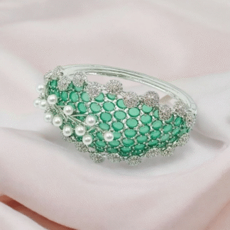 Green Stone Bracelet – Timeless Elegance