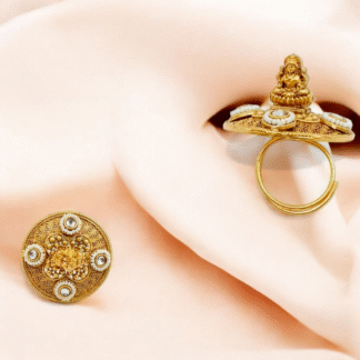 Golden Adjustable Ring ? Classic Elegance for Every Occasion