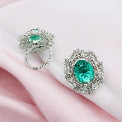 Green AD Ring, Elegant Sparkle with Comfort