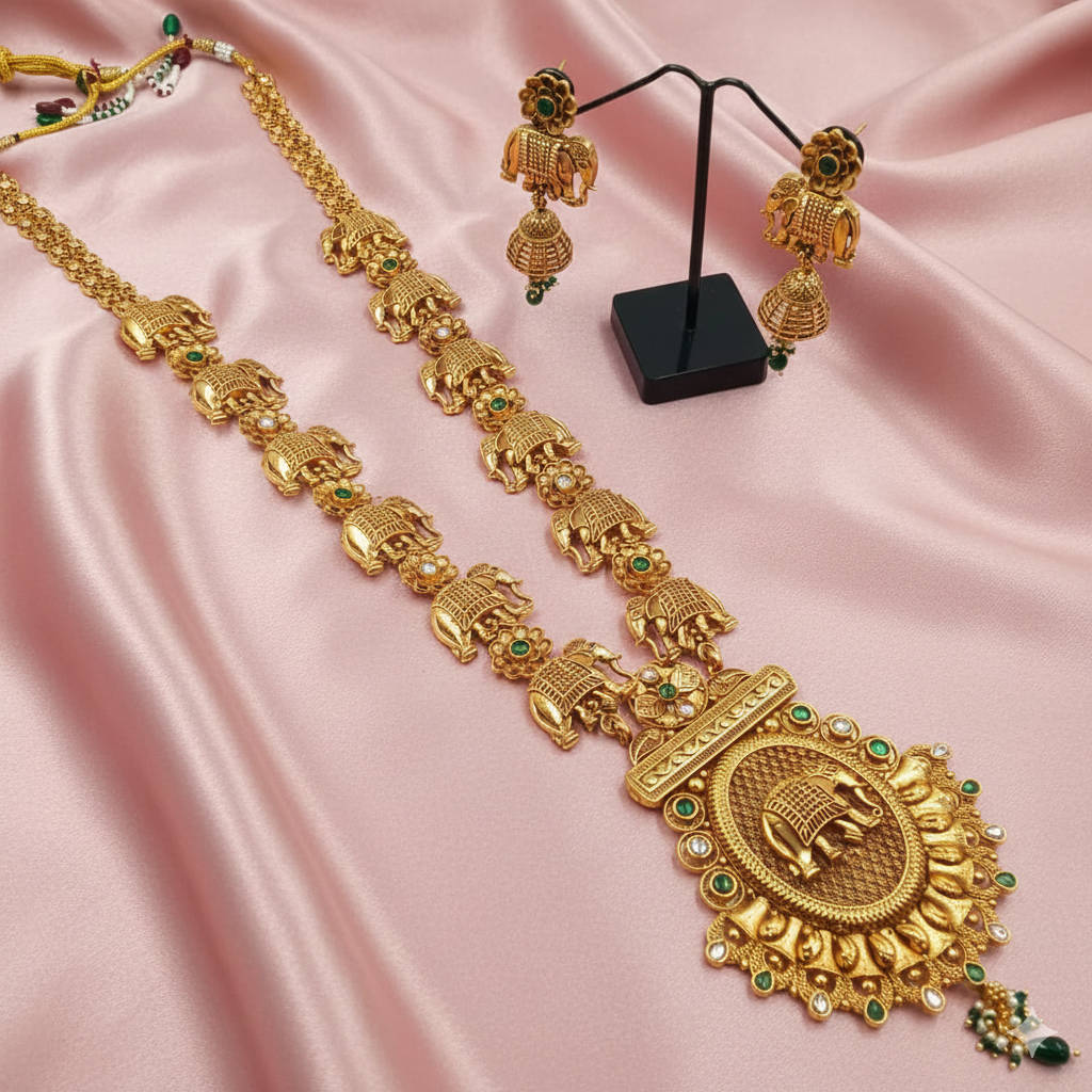 Sri Lakshmi Temple Ranihaar Necklace Set – Antique Gold & Emerald Green