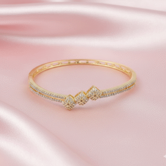Elegant Gold-Plated Diamond-Cut AD Bracelet with Geometric Charms