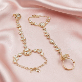 Royal Emerald Blossom Moissanite Hathfull