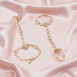 Royal Emerald Halo Moissanite Hathfull