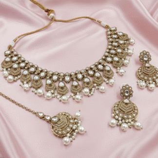 Royal Emerald Mehandi Polish Choker Set